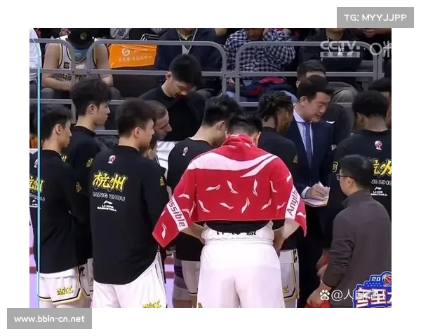 广厦排名骤降引发热议 球迷纷纷感叹比赛悬念十足 广厦排名骤降引发热议 球迷纷纷感叹比赛悬念十足