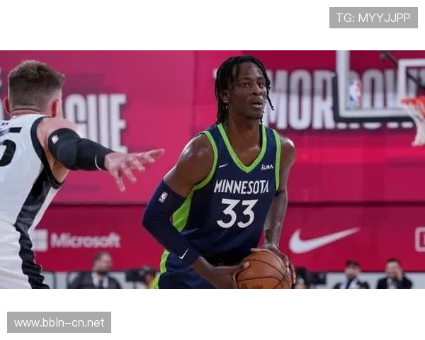 莱昂纳德连续多场砍下高分状态火热引发球迷广泛关注讨论热潮